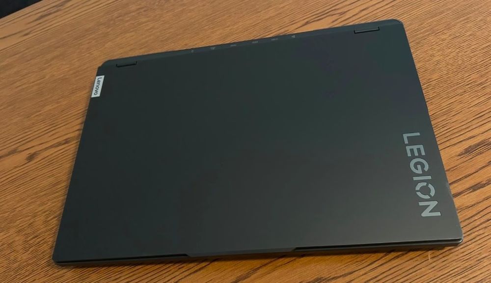 Lenovo Legion Pro 5 16IRX9.