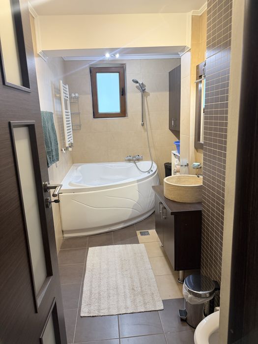Inchiriez apartament 4 camere Ultracentral