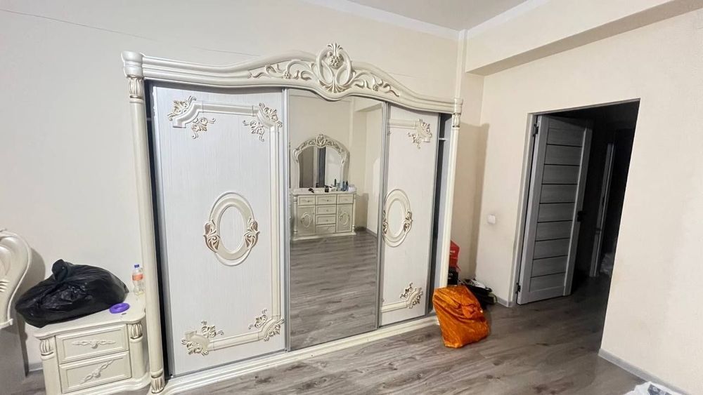 Срочно продам спальный гарнитур