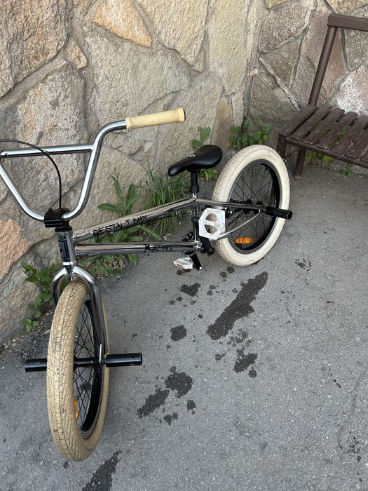 Велосипед BMX.