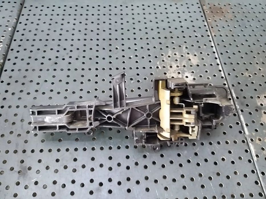 Maner dreapta fata bmw seria 1 e87