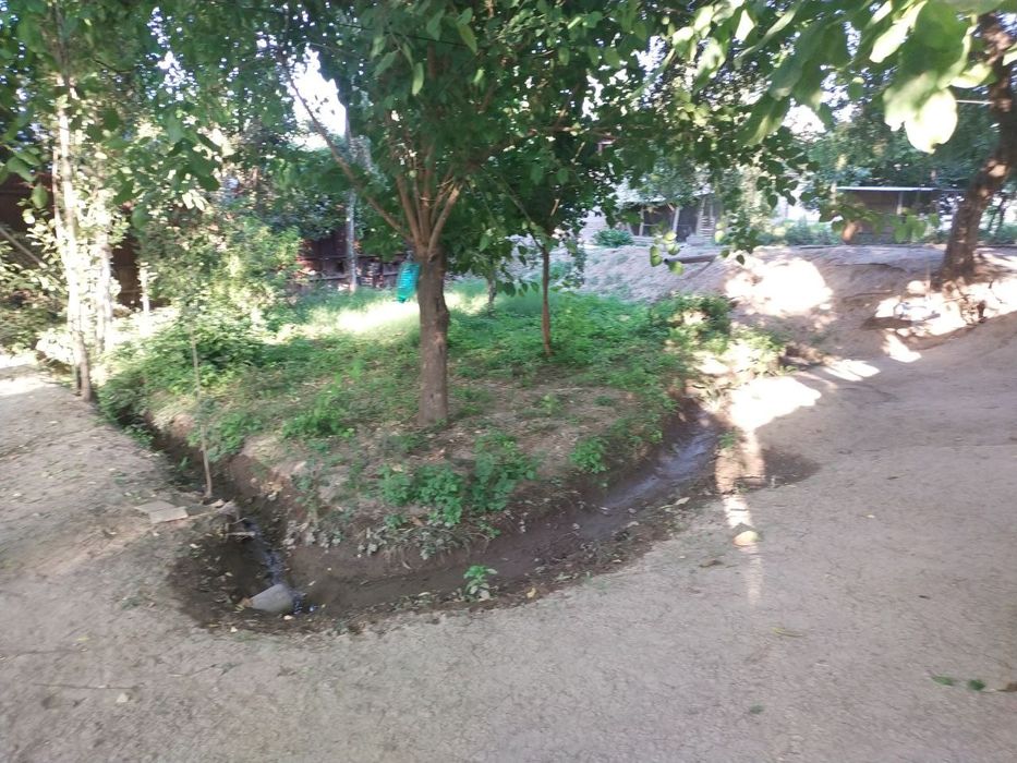 Uy sotiladi yaxshi joyda uchaska