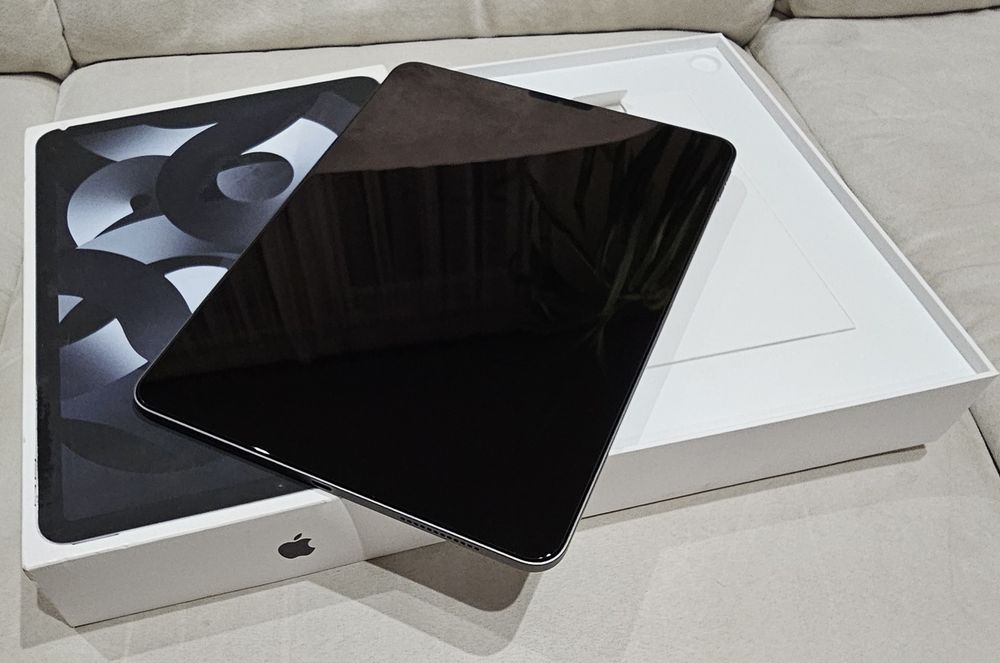 Ipad Air 5, 64GB + Apple pencil 2 и клавиатура