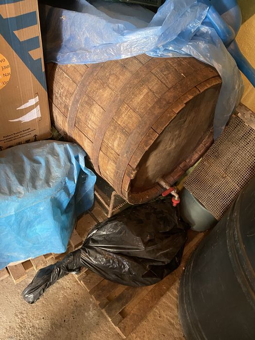 Butoi pentru vin din lemn cu canea 200 litri