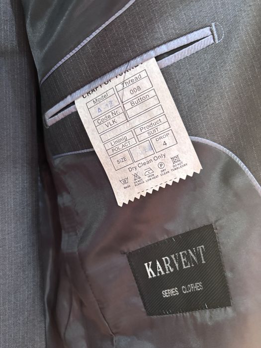 Продам костюм брючный