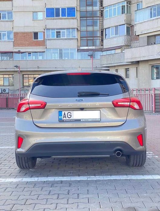 Vând Ford Focus VI
