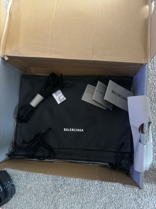 Balenciaga runner black