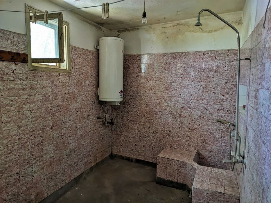 Продава се Къща в Съединение - 1250 кв.м за 46 €/кв.м - Снимка #9