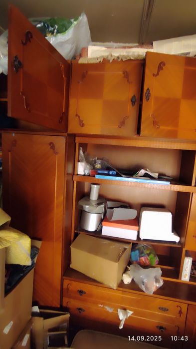 Стенка советских времён.