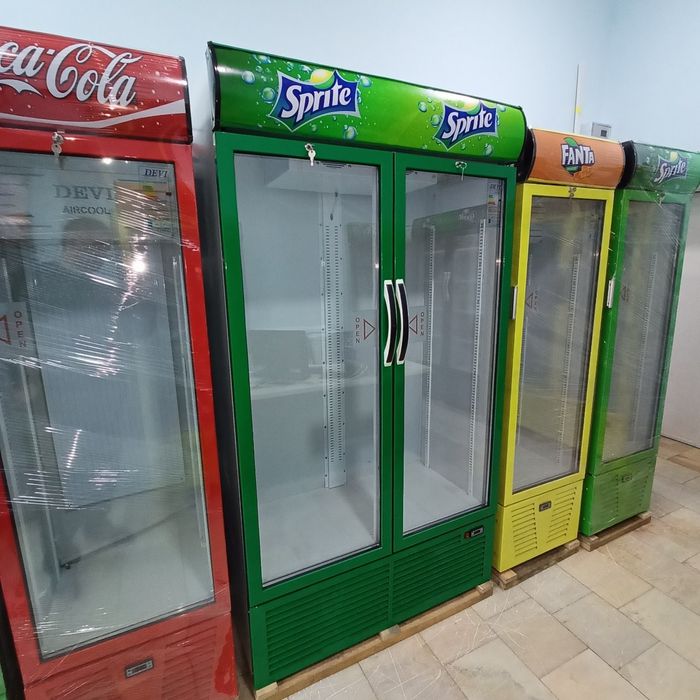 Новые фирменные витринные холодильники DEVI.