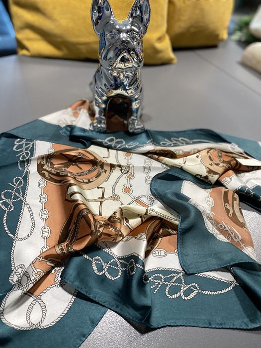 Дамски сатенен шал