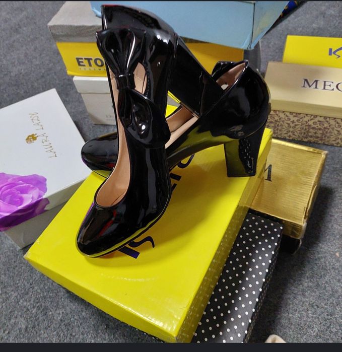 Ayollar xar xil tuflilar sifati aloo