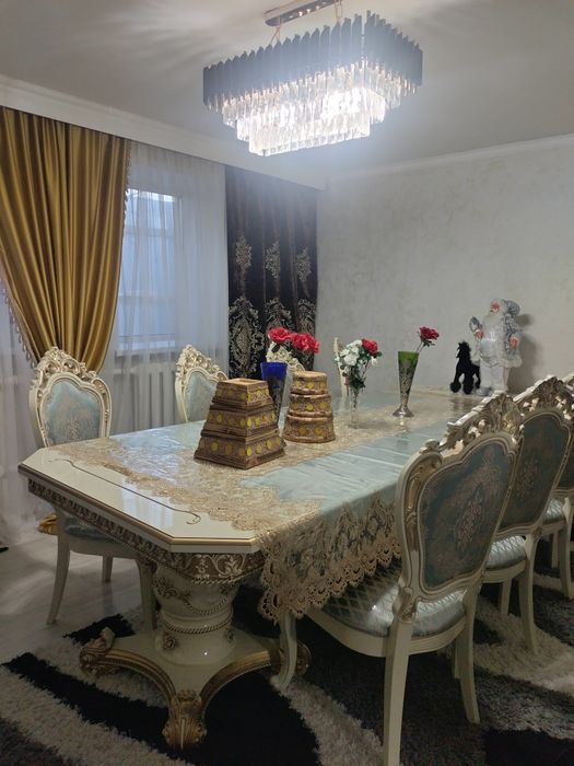 Стол со стульями продам
