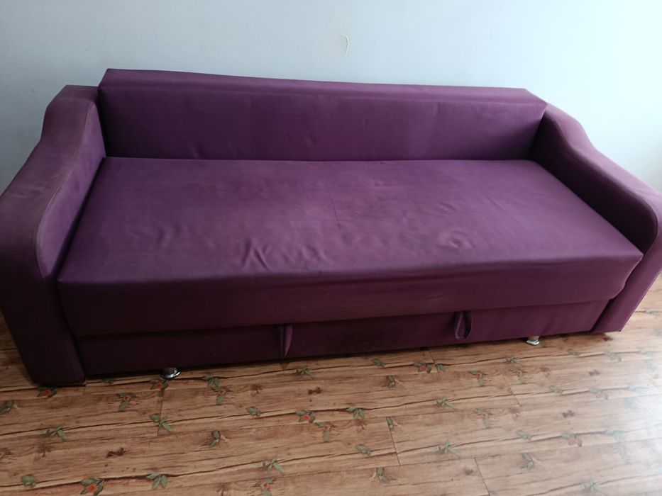 Canapea,saltea 140,200 și dulap