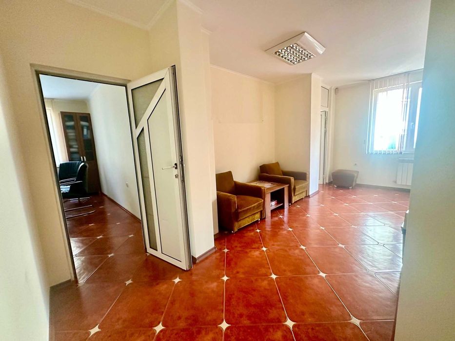 Продава се Тристаен апартамент в София, Лозенец - 80 кв.м за 3113 €/кв.м - Снимка #1