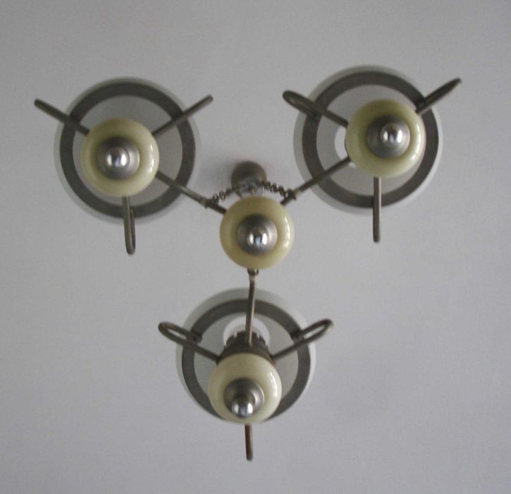 Полилей с три лампи