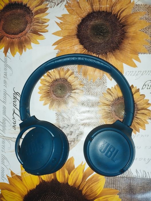 Продам Наушники JBL TUNE 500 BT