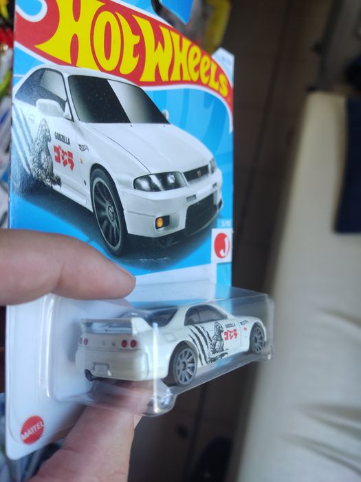 Хот вилс skyline GTR R33