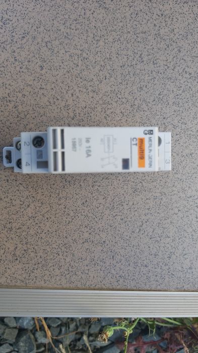 Vănd siguranțe electrice