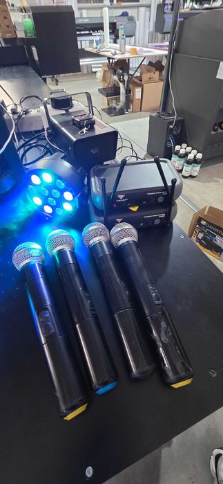 Set Behringer Boxe active + Mixer + LED lights + Microfoane + FUM