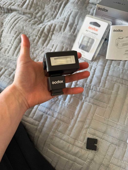 Светкавица Godox iT30 PRO за Sony (S) + накланящ се TTL адаптер.
