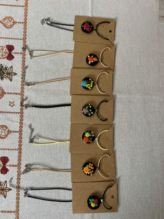 Pandantiv broderie, handmade