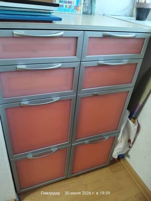 Продам 2 больших тумбы