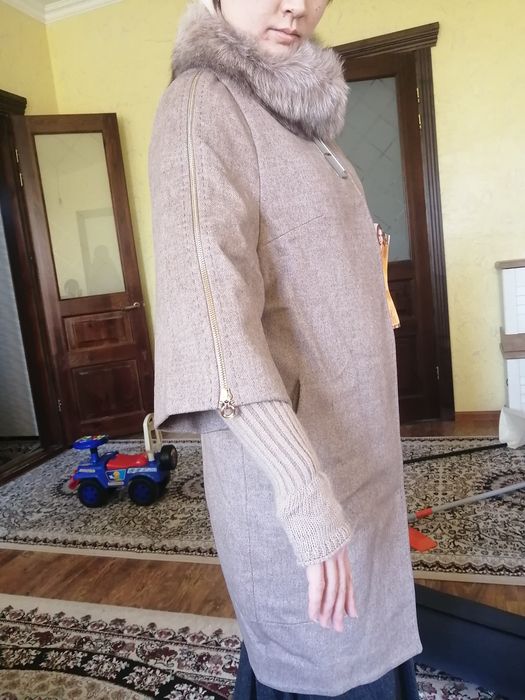 Продам пальто фирмы Loreta