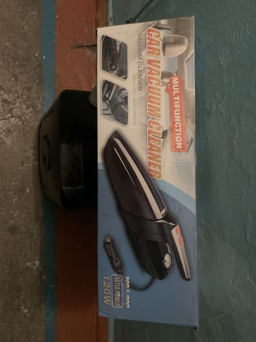 Автомобильный пылесос