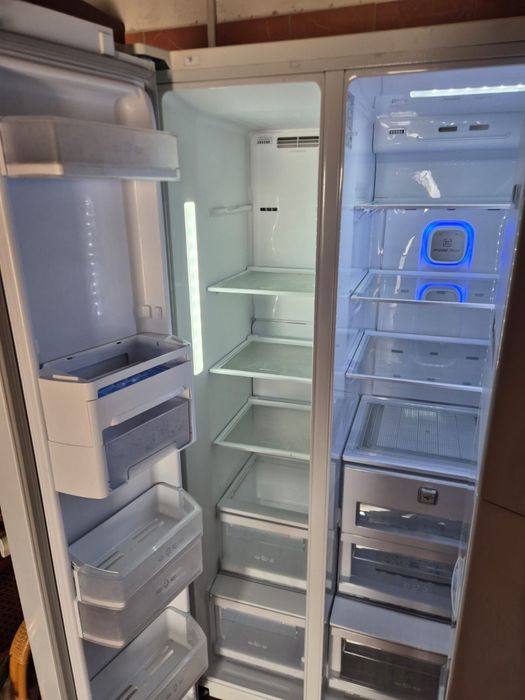 Холодильник LG в отличном состоянии
