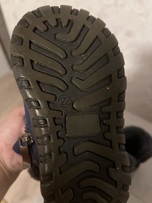 Продам зимние ботинки