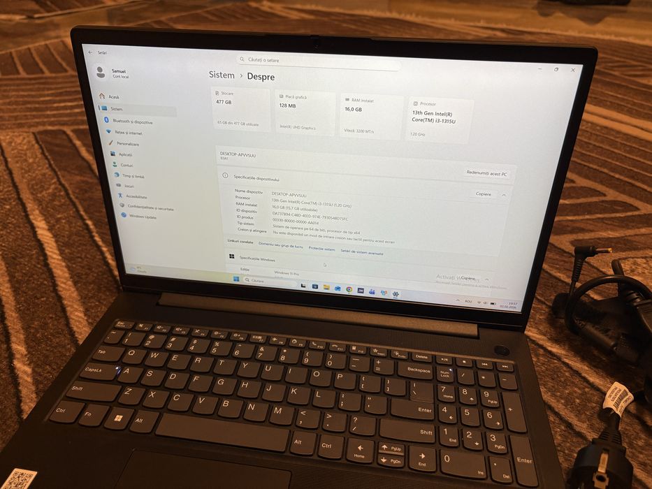 Laptop LENOVO V15 G4 inca in garantie-procesor i3-1315U 16 gb RAM
