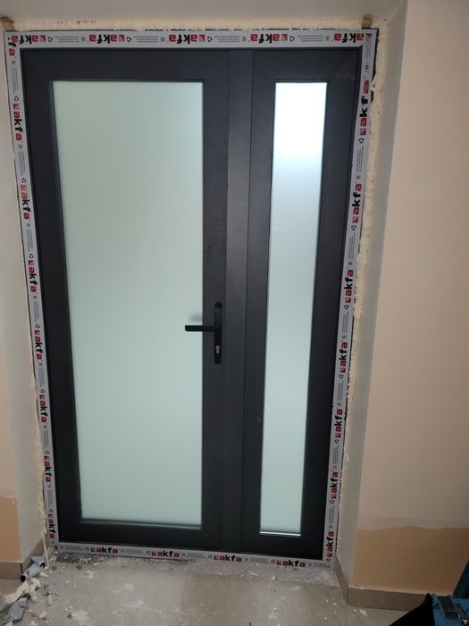 Akfa eshik va romlar