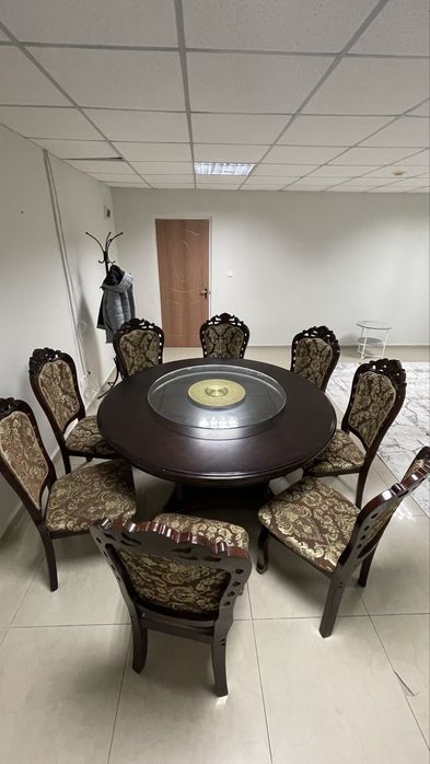 Продается круглый стол