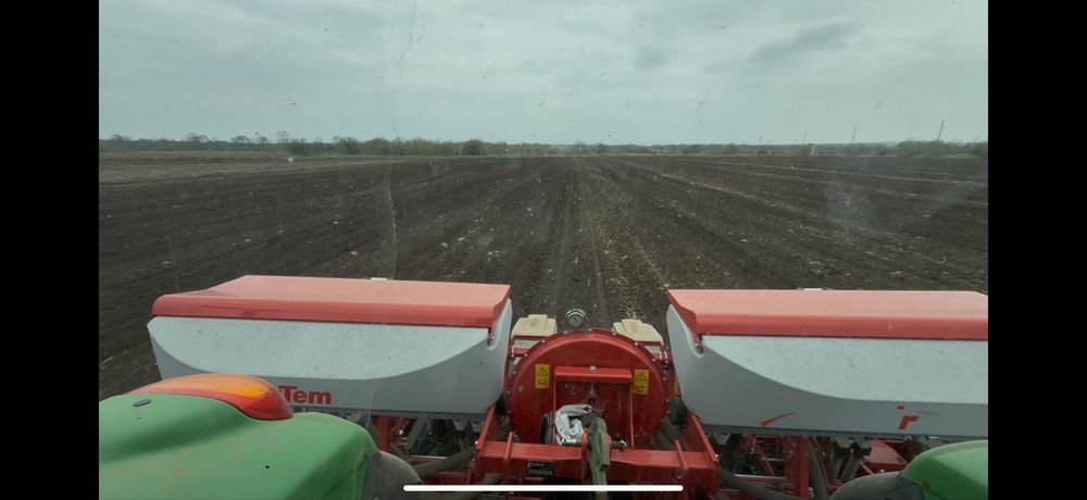 Продавам сеялка IrTem 6 реда с торовнасяне!