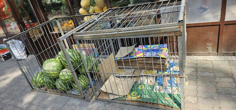 Решетчатый ,металлический бокс для арбуза дыни.