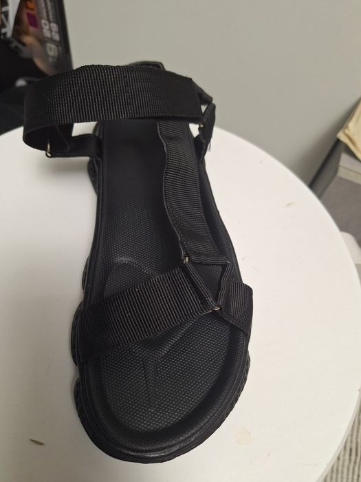 Сандали 37 размер .