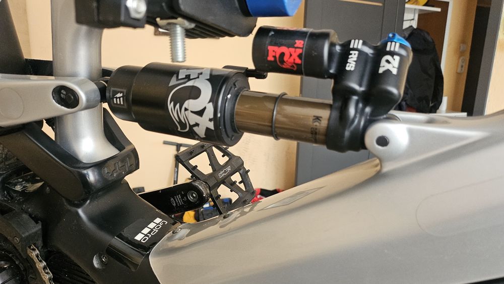 Bicicleta electrica YT Decoy full carbon