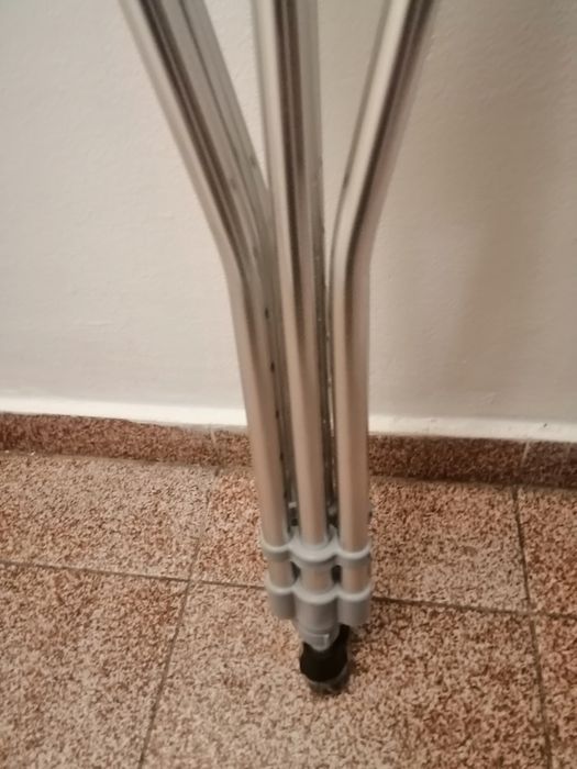 Продавам 2 бр. - чифт нови регулируеми патерици