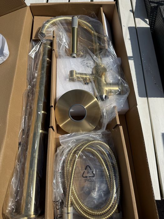 Baterie freestanding Britton Hoxton, monocomanda,auriu