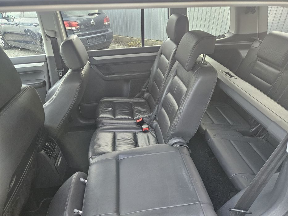 Vw Touran Highline 2013 ~2.0d 140 Cp /7 Locuri/Klima/Senz park 360°/Navi/Bi xenon/Camwra/Led/Piele/Life Edition
