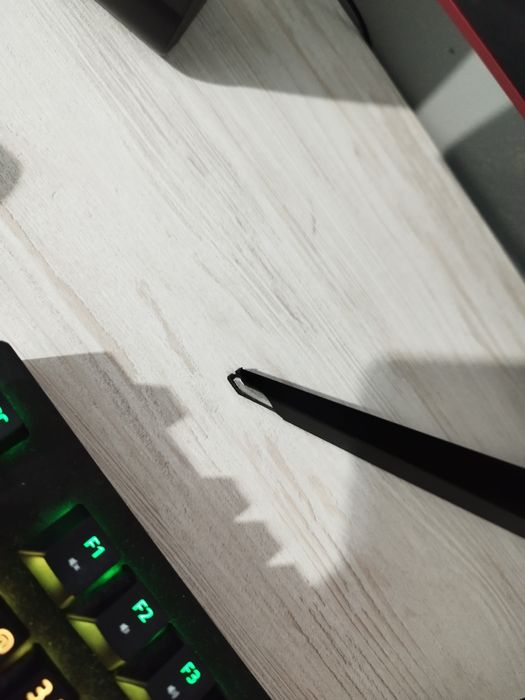 Настолен компютър с монитор и периферия