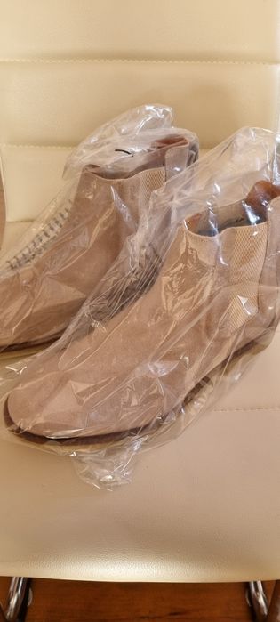 Боти H&M НОВИ...