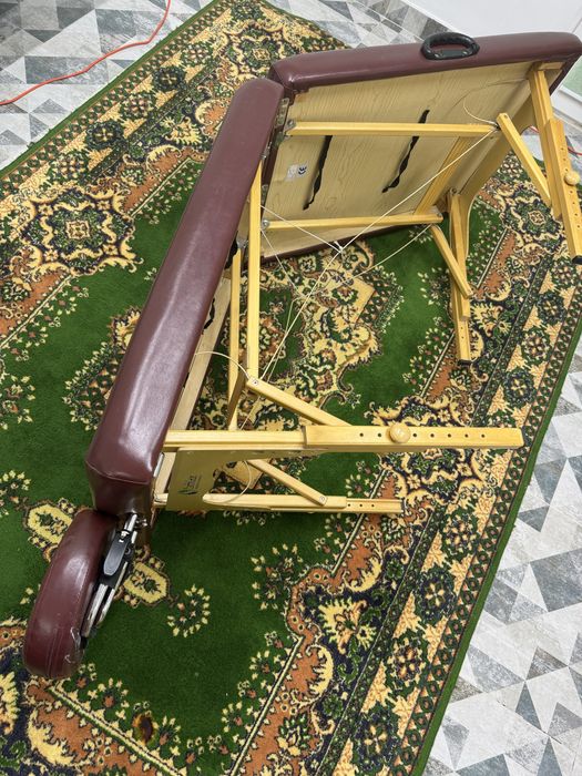 Продам Массажную кушетку