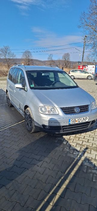 Volkswagen Touran 2004 – 1.9 TDI – Automată – 2500 €

Se vinde Volk