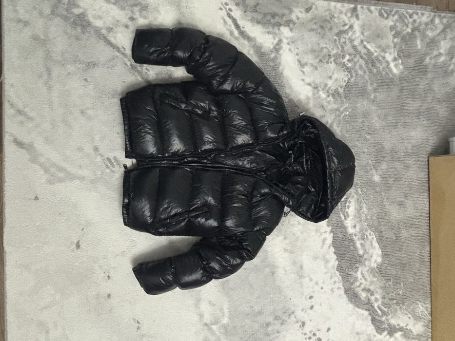 Geca luciosa cu puf Zara