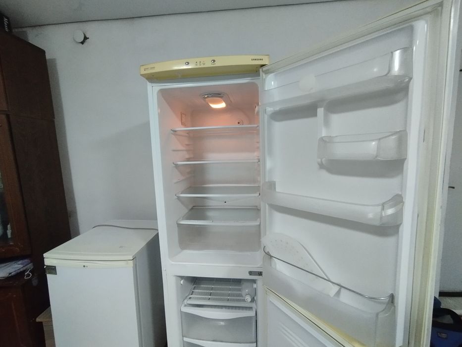 Продам холодильник