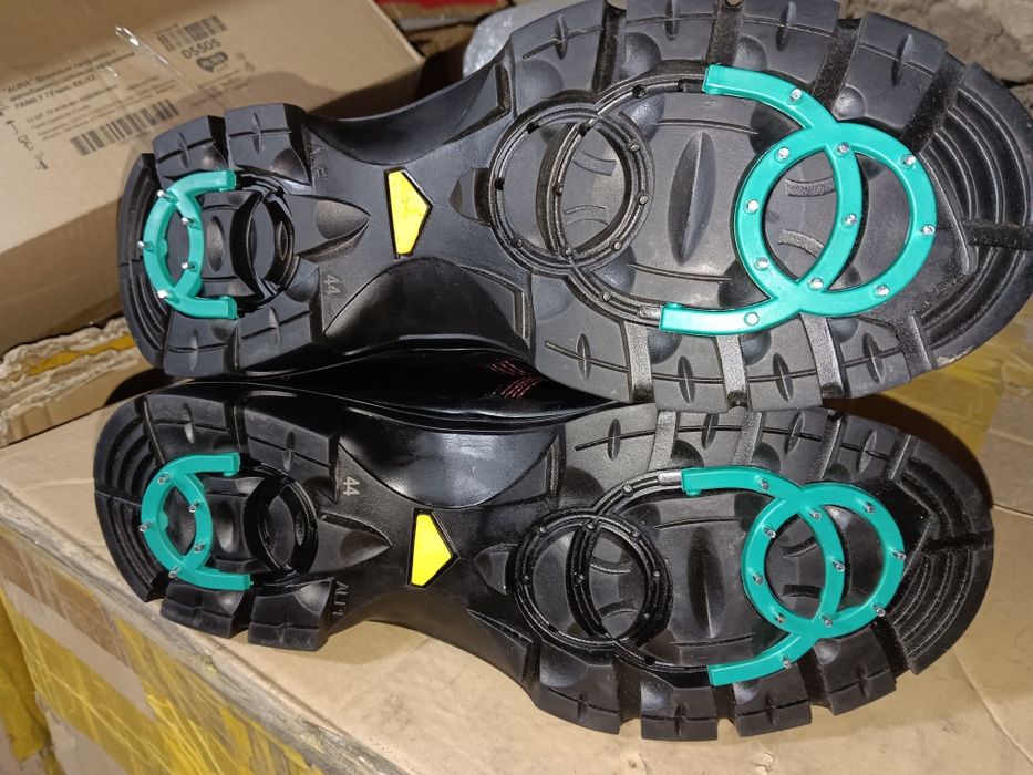 Продам отличные боты