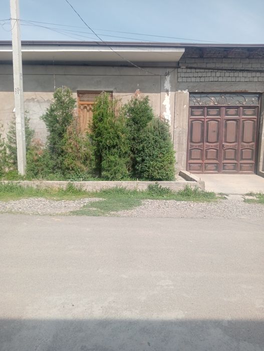 Уй сотилади.Маданиятда ховли сотилади