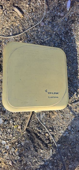 Модемы,  шнуры , камеры.